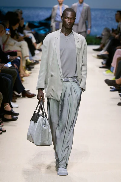 Look 64